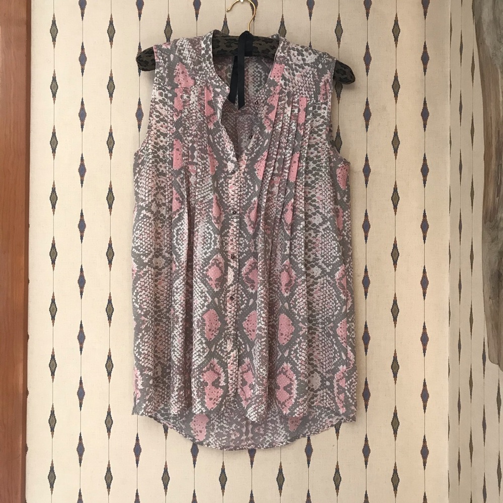 Daniel Rainn Pink Gray reptile print sleevelesstop